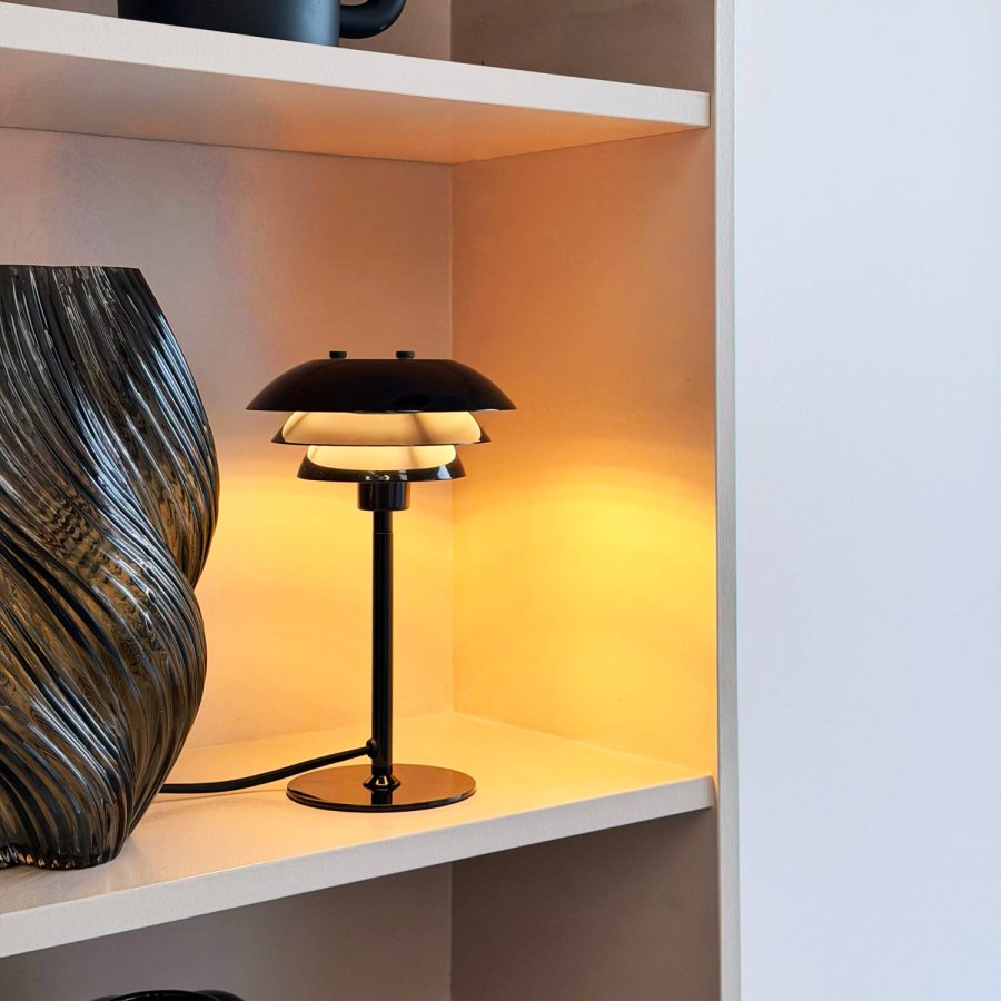 Dyberg Larsen Sixteen Bordlampe H25 cm, Sort