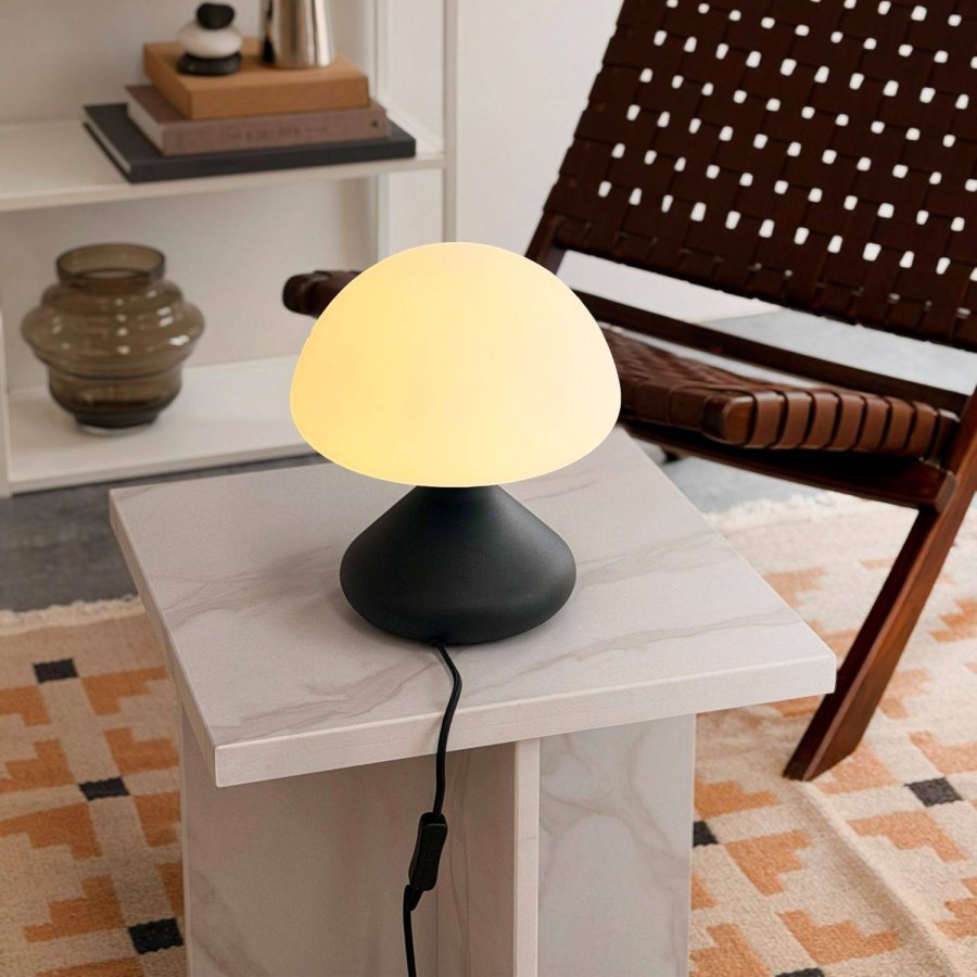 Dyberg Larsen Trophy Tischlampe H26,5 cm, Sort/Opal