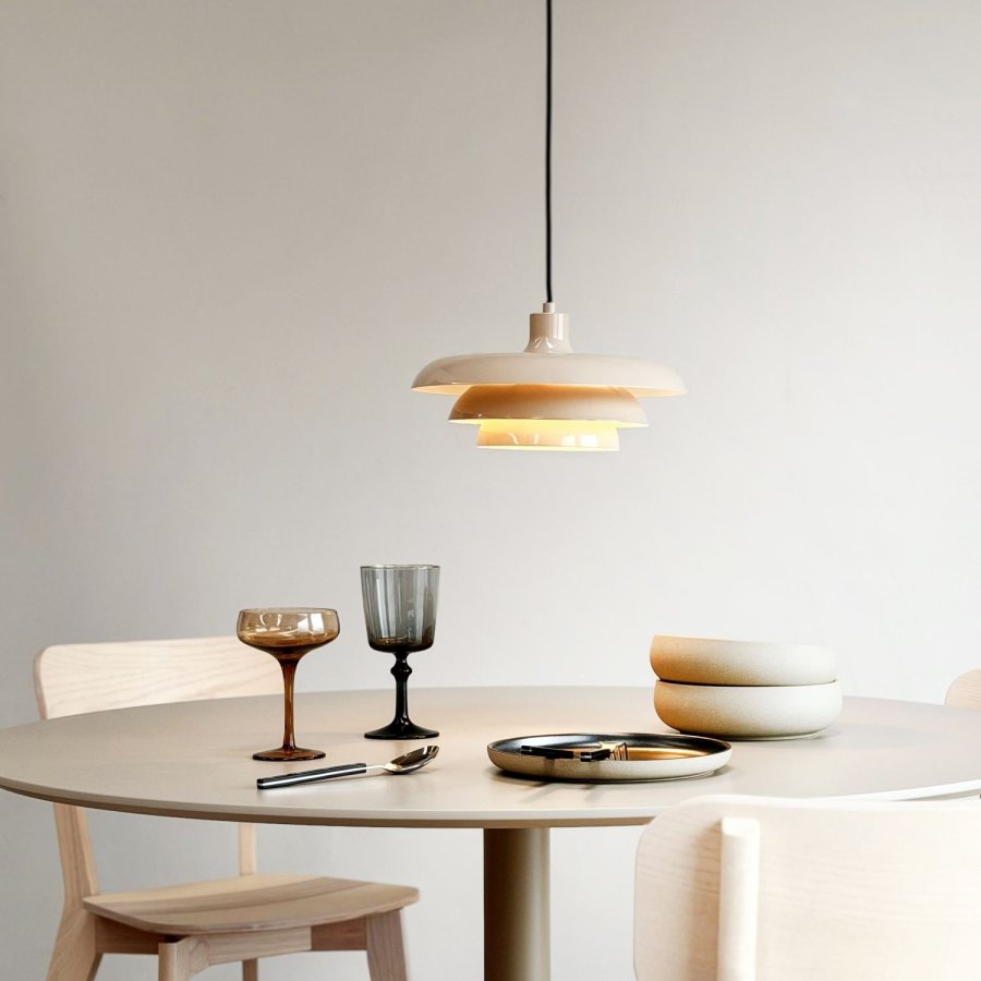 Dyberg Larsen Ava DL31 Pendel �31 cm, Latte