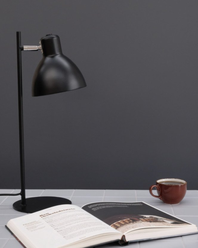 Dyberg Larsen Skagen Tischlampe H50 cm, Schwarz