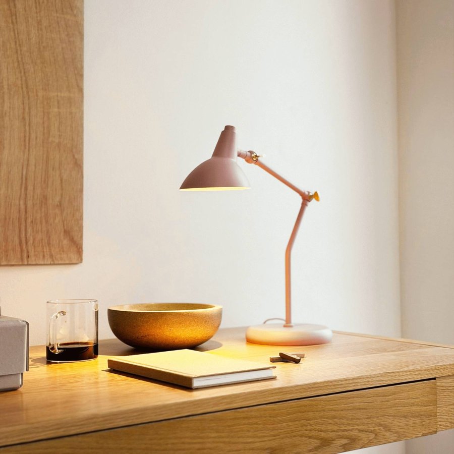 Dyberg Larsen Vela Tischleuchte H44,7, Pink