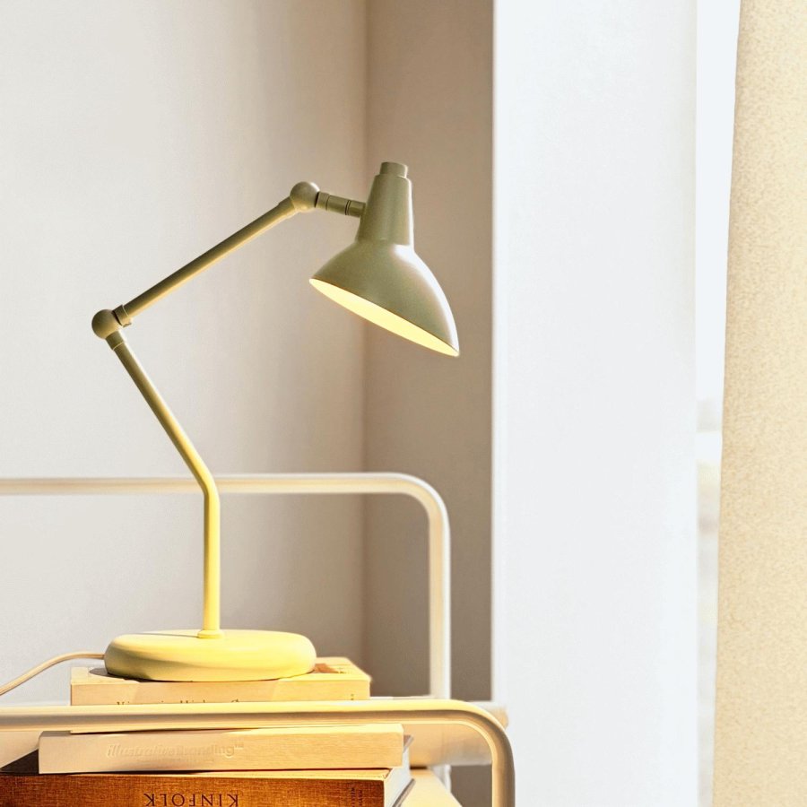 Dyberg Larsen Vela Tischleuchte H44,7, Minze