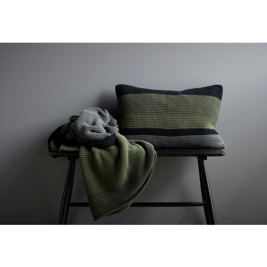 Södahl Bold Knit Plaid 130x170 cm, Forest Green/Sort