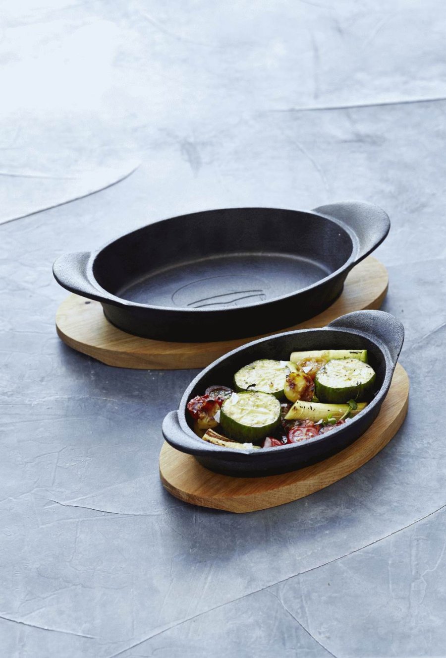 HOLM Tablett/Teller 21x15x4 cm, Schwarz