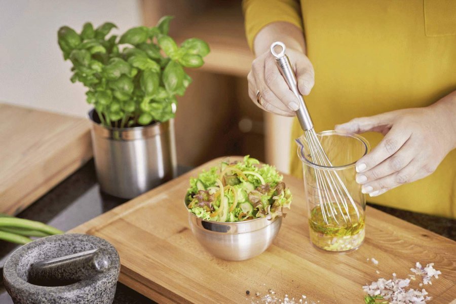 Rösle Schneidebrett mit Griff 24x36 cm, Holz/Stahl