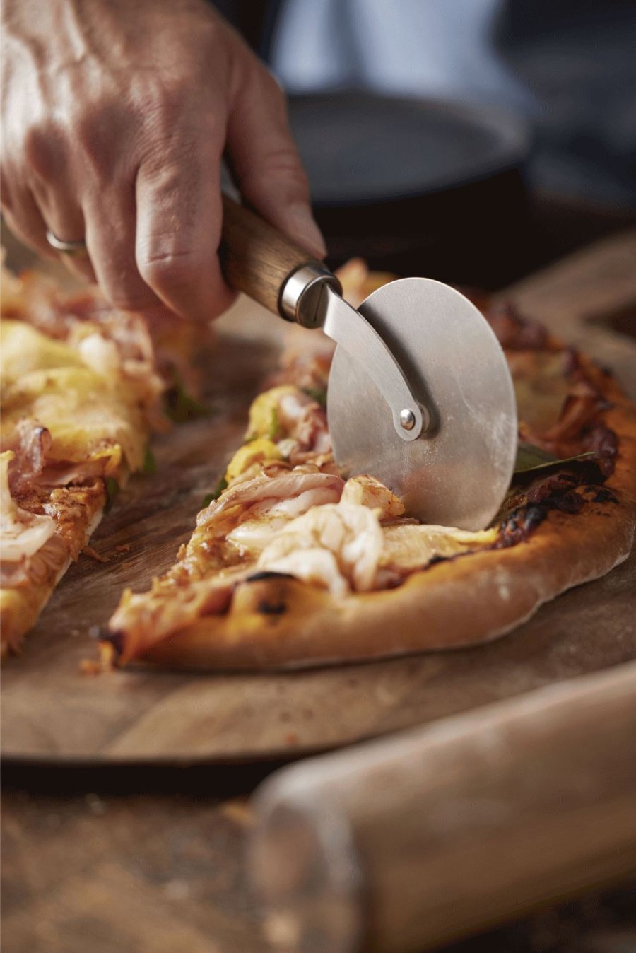 HOLM Pizzaskrer 24 cm, Rustfrit Stl/Akacietr