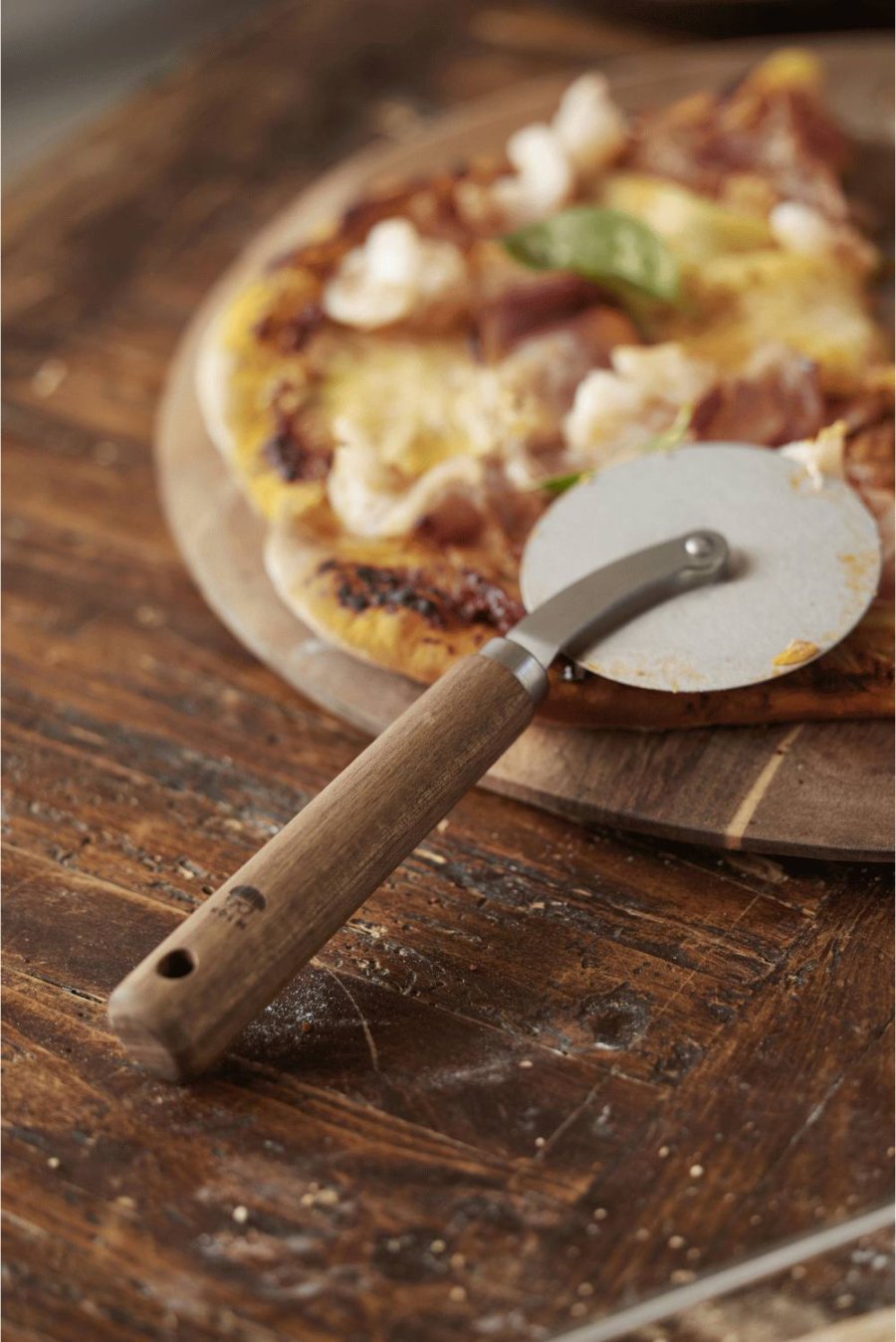HOLM Pizzaskrer 24 cm, Rustfrit Stl/Akacietr