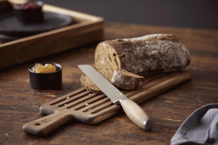 HOLM Schneidebrett mit Brotmesser, Akazie