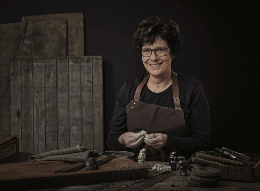 Mors Skulptur Love Lives in Us H8,5 cm, Schwarz