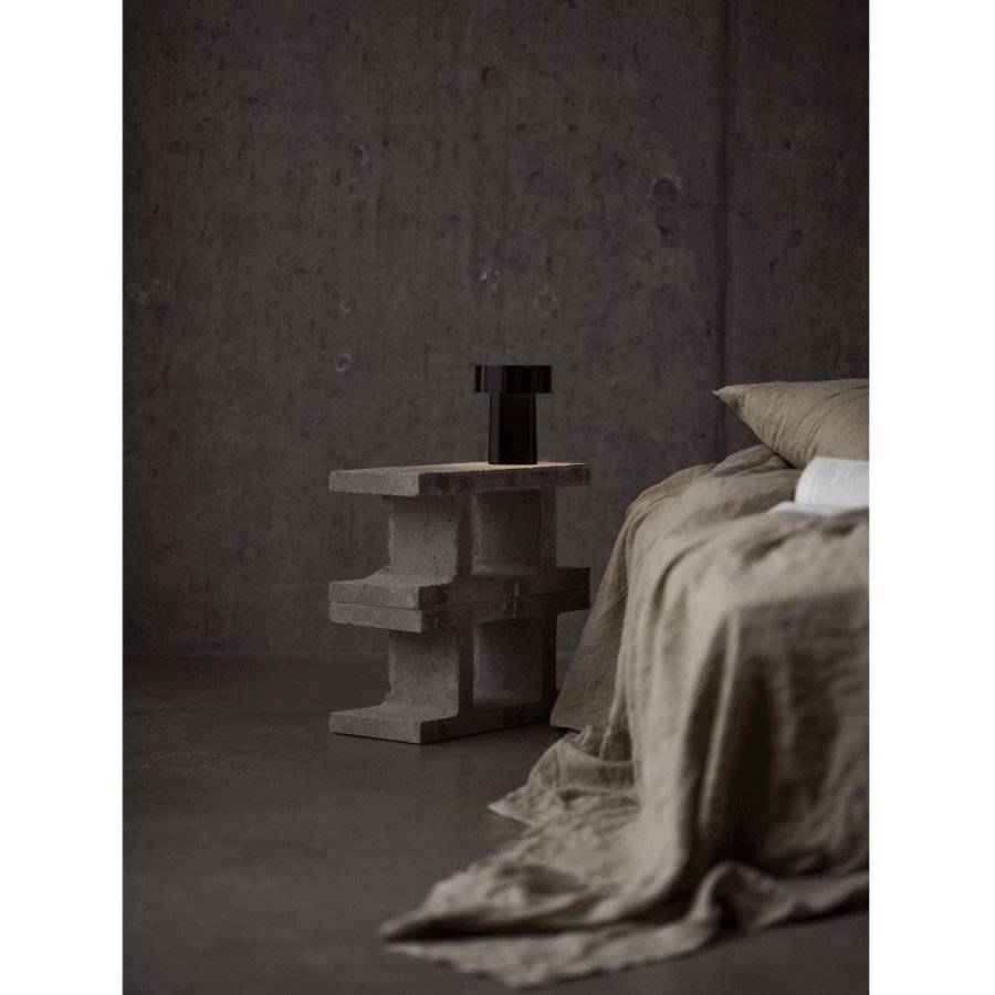 Zone Denmark Oblong Tischlampe H18 cm, Schwarz