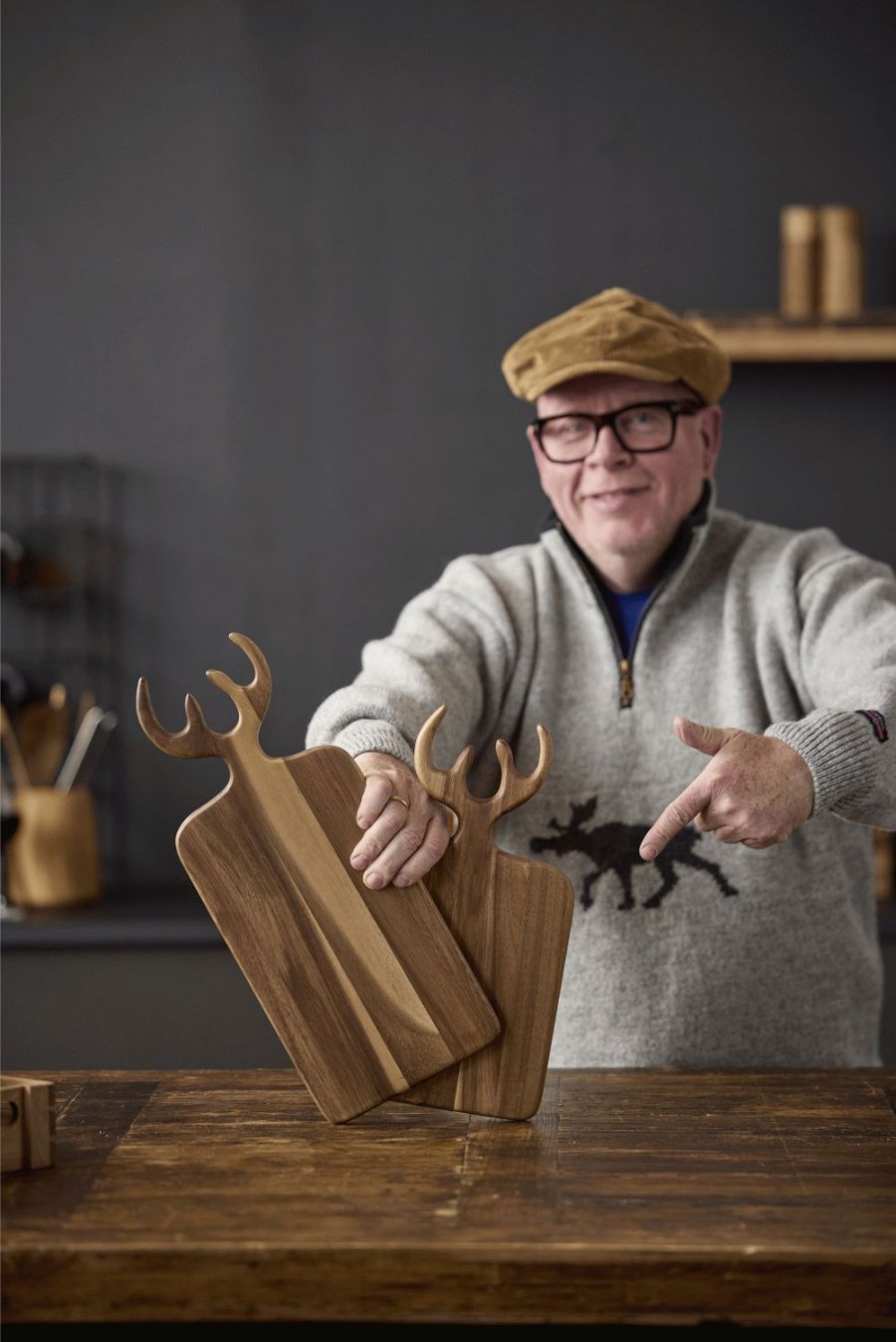 HOLM Servierbrett mit Geweih 36 cm, Akazie