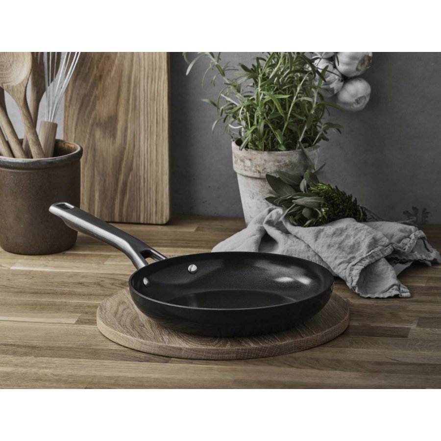 Pillivuyt Gourmet Blavet Bratpfanne mit keramischer Beschichtung 24 cm