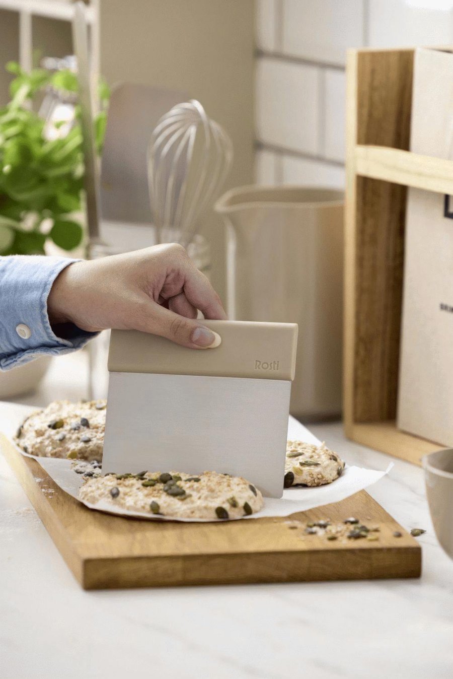 Rosti Emma Teigschaber 13 cm, Humus