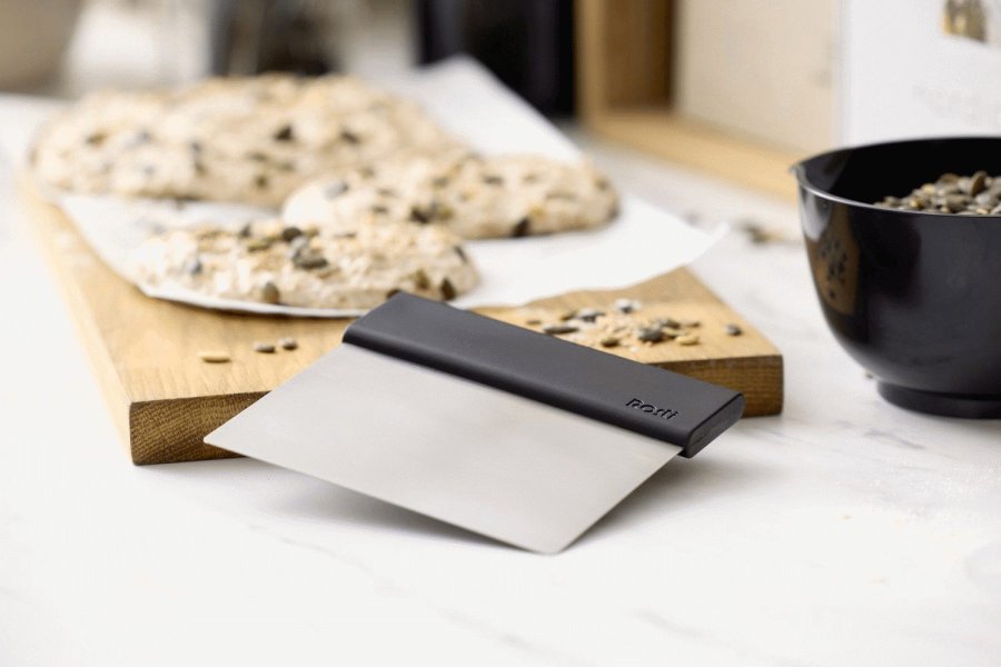 Rosti Emma Teigschaber 13 cm, Schwarz