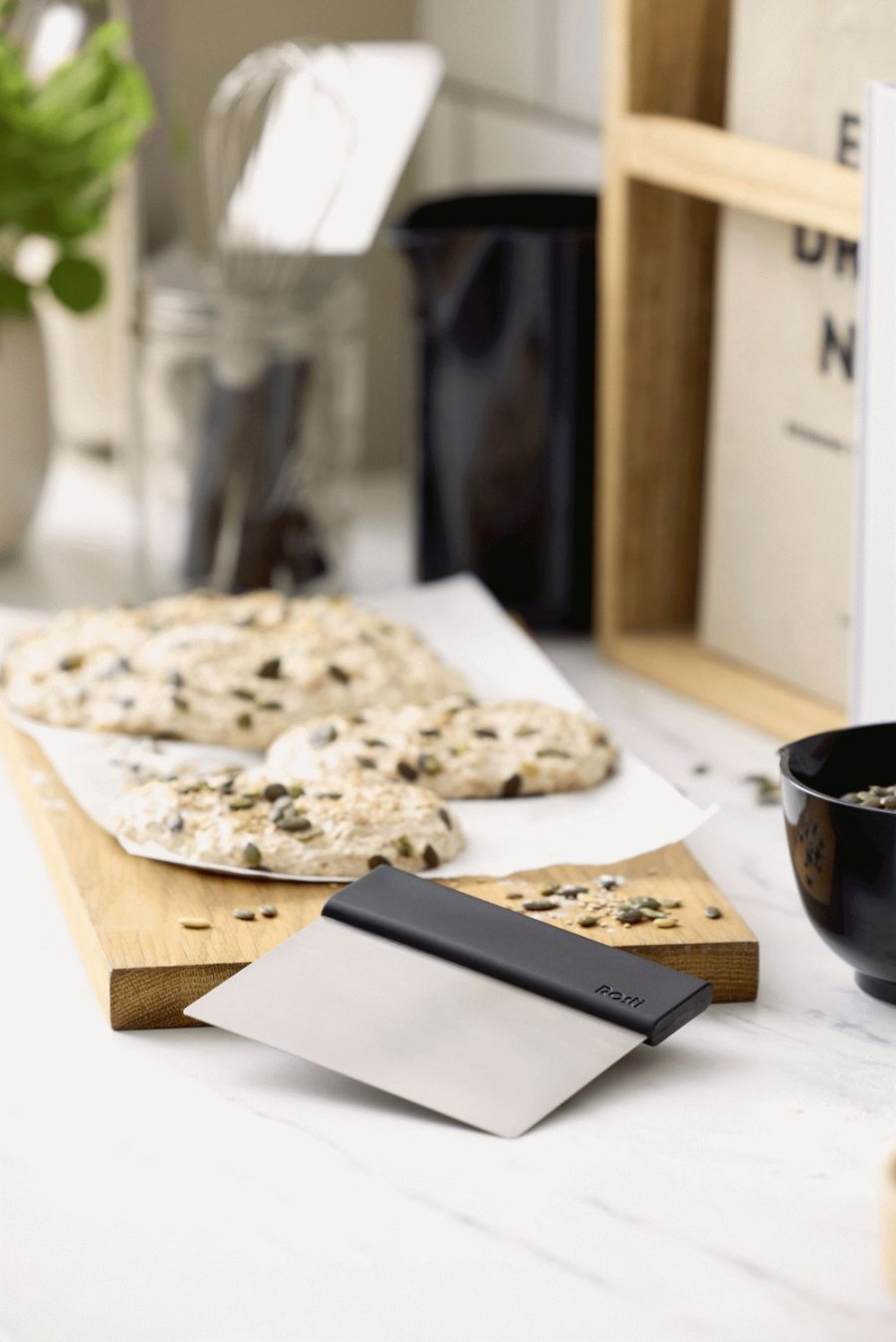 Rosti Emma Teigschaber 13 cm, Schwarz