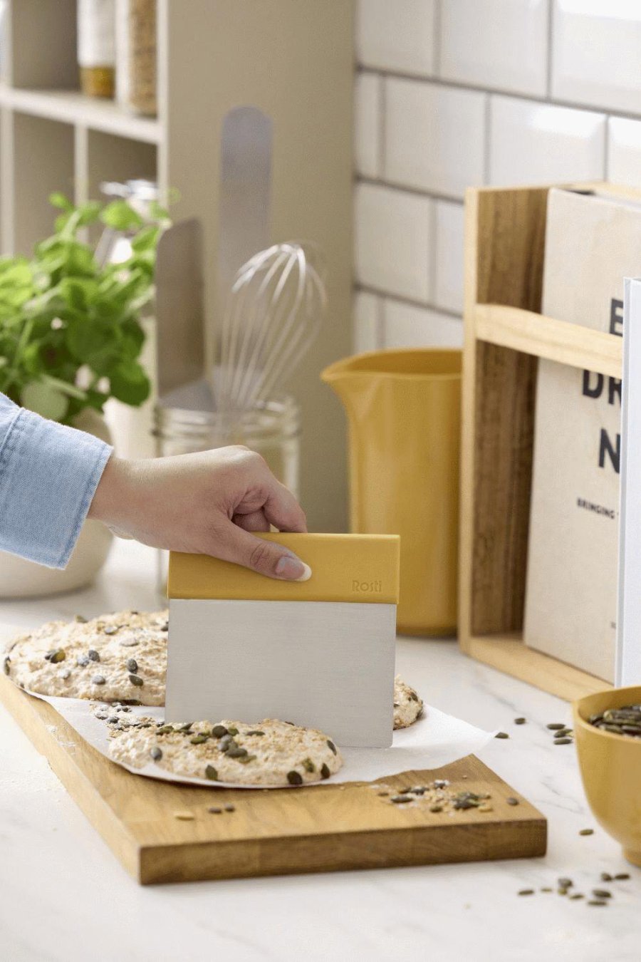 Rosti Emma Teigschaber 13 cm, Curry