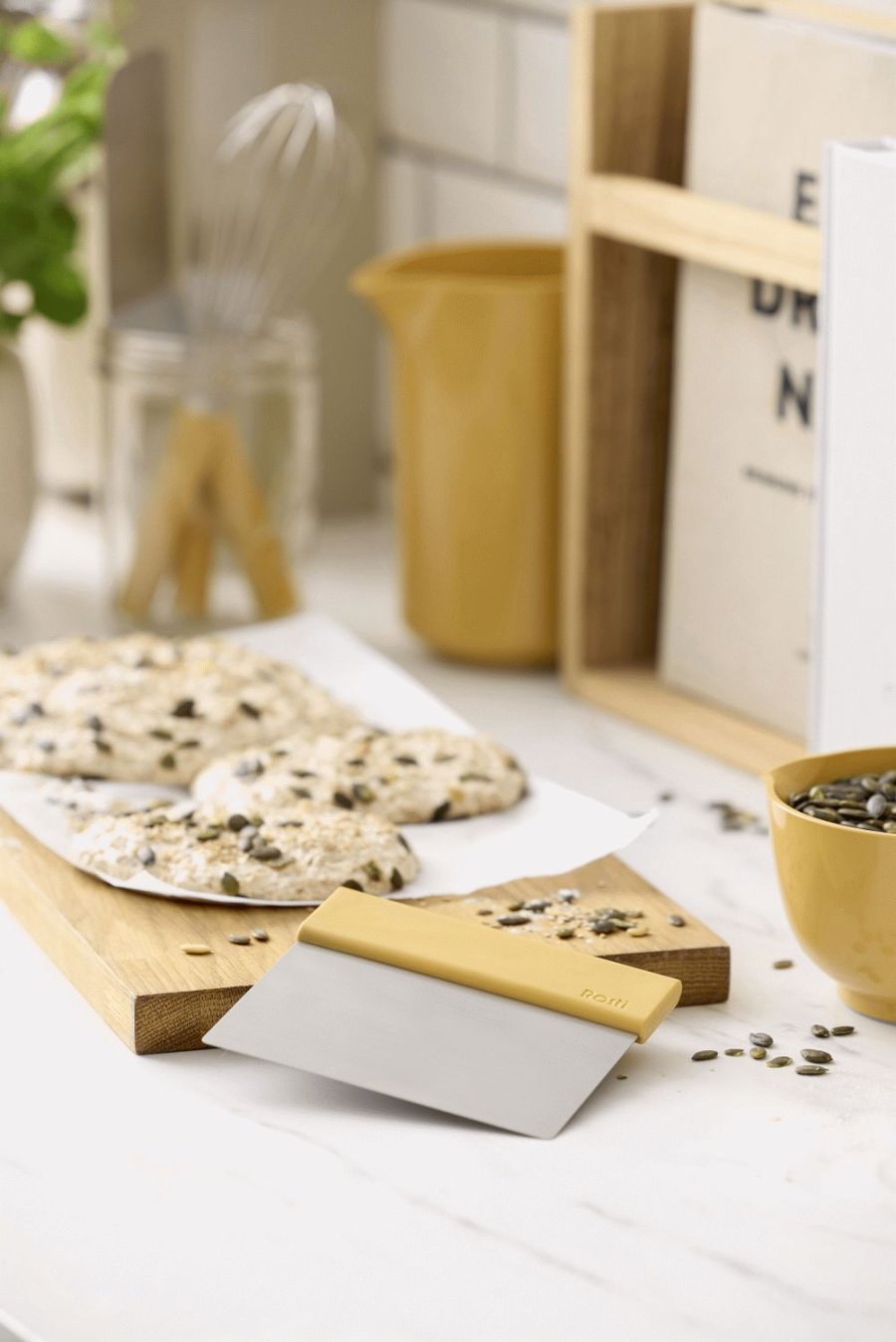 Rosti Emma Teigschaber 13 cm, Curry