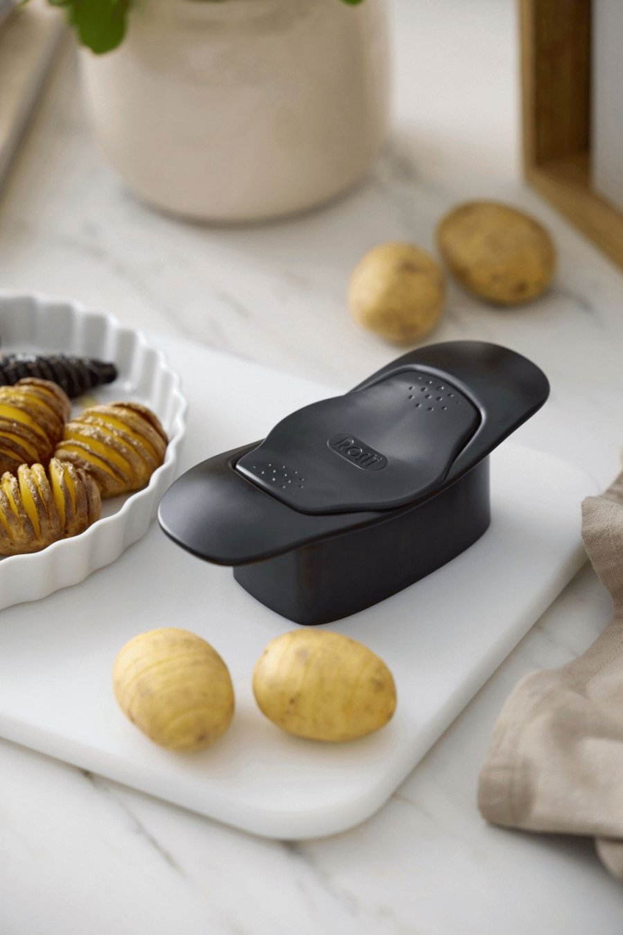 Rosti Classic Hasselback-sk�rer 19,2 cm, Sort