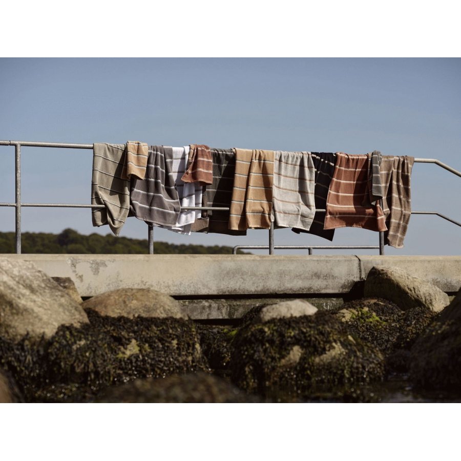 Zone Denmark Sauna H�ndkl�de 50x100 cm, Sort/Soft Grey/Camel