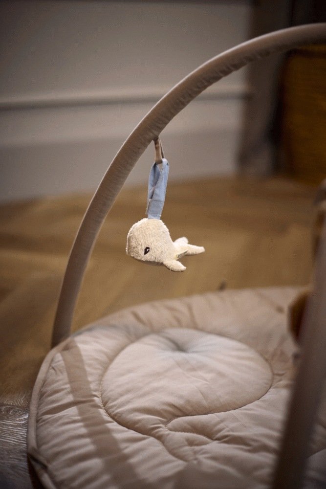 FILIBABBA Fjord Aktivittsspielteppich mit Aktivittsspielzeug  90 cm, Beige