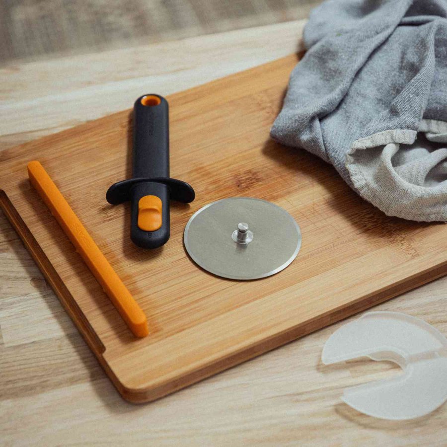 Fiskars Functional Form Pizzarad 19, 8 Cm