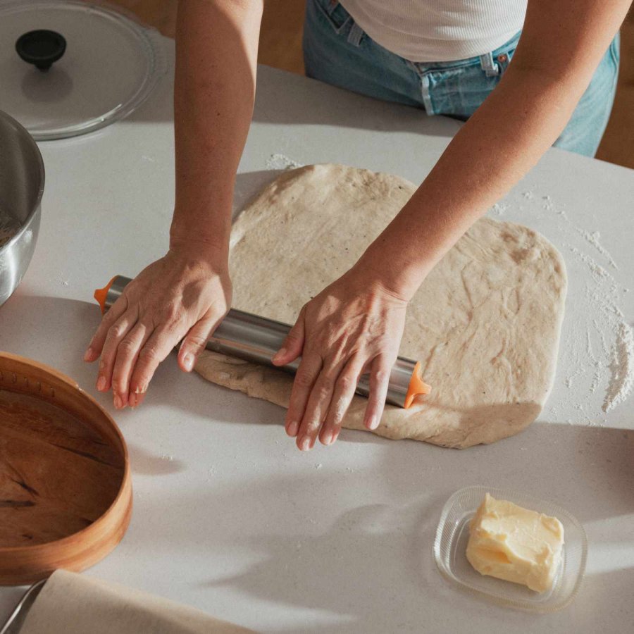 Fiskars Functional Form Kuchenrolle 33,5 cm, Stahl