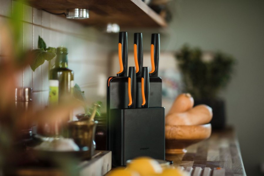 Fiskars Functional Form Knivblok m. 5 Knive, Sort