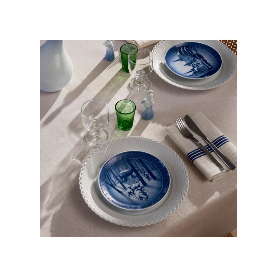 Royal Copenhagen Engel med Salmebog 2023