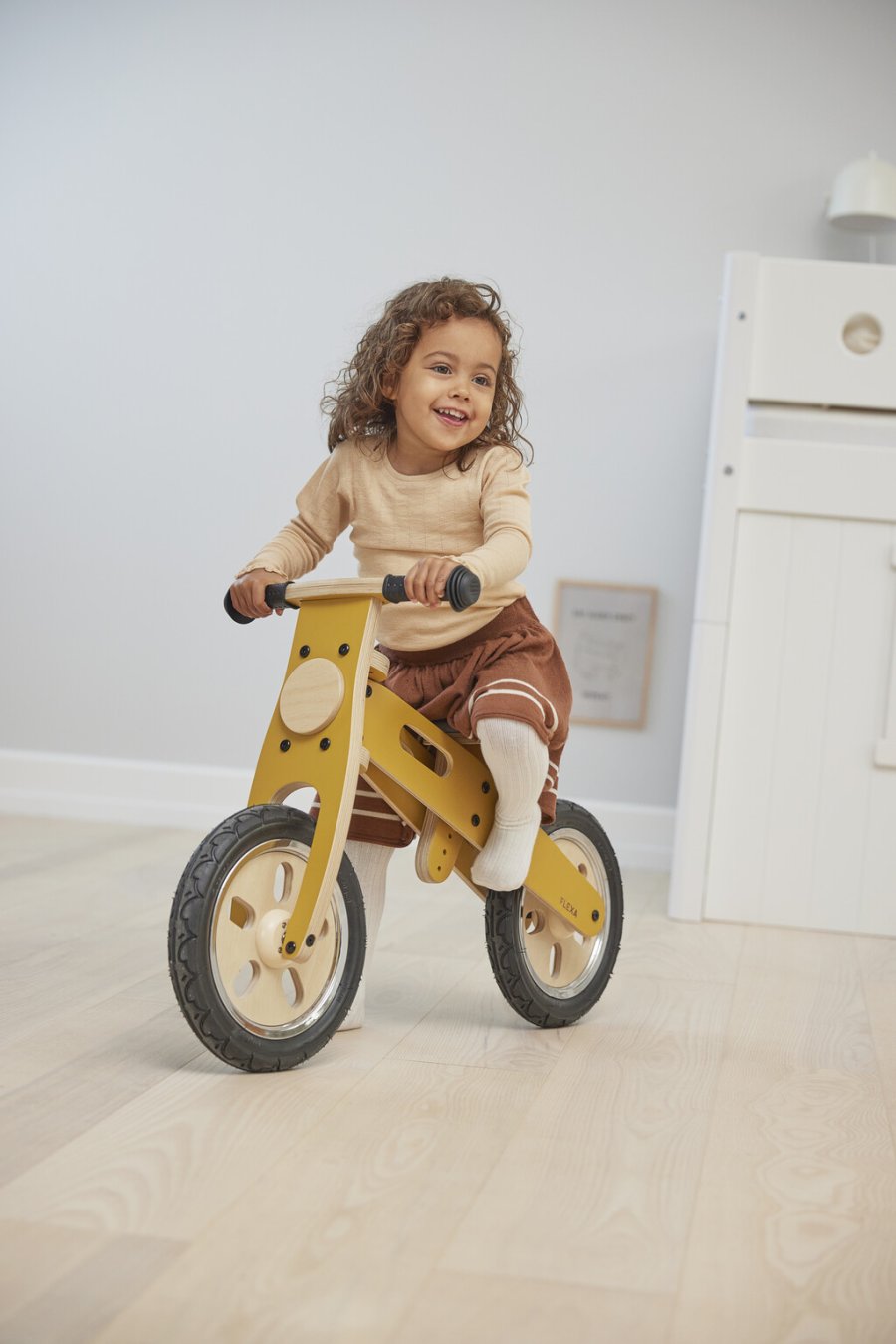 FLEXA Play Lbecykel 86 cm, Mustard