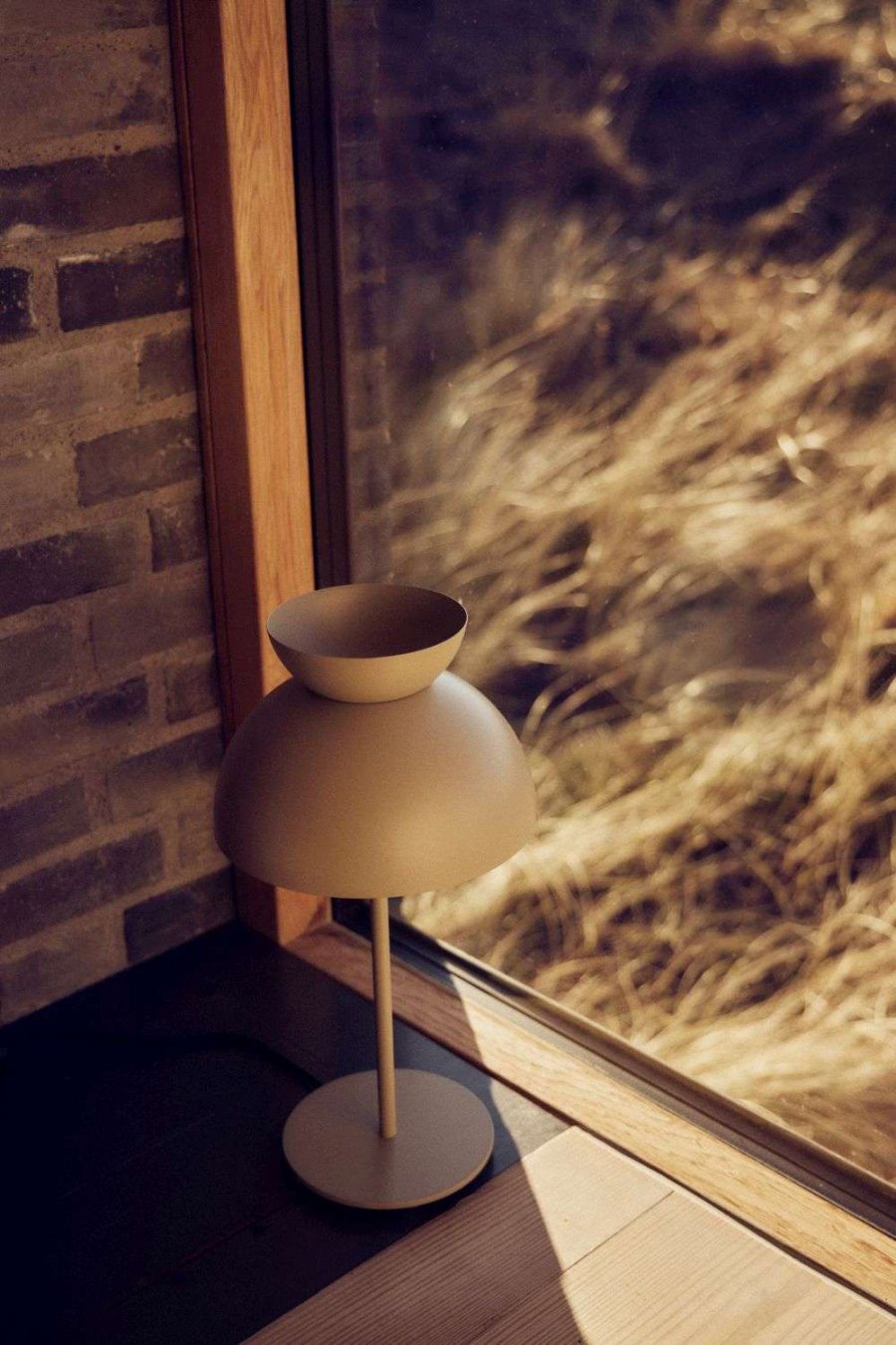 Frandsen Butterfly Bordlampe H40 cm, Matte Tan Grey