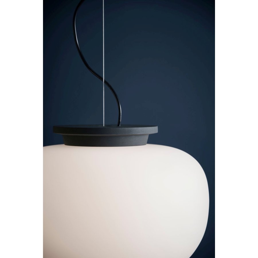 Frandsen Supernate Pendel �28 cm, Opalhvid/Sort