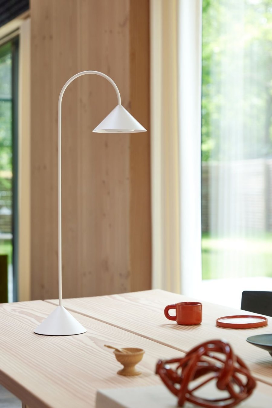 Frandsen Grasp Tr�dl�s Bordlampe LED H72 cm, Mat Hvid