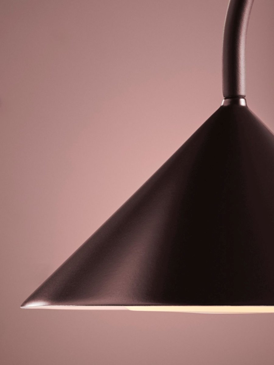 Frandsen Grasp Tr�dl�s Bordlampe LED H72 cm, Matte Beetroot