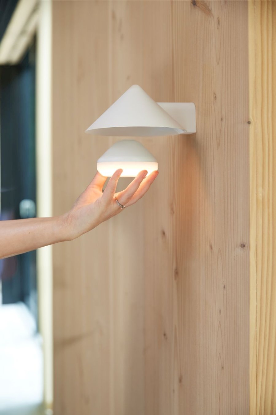 Frandsen Grasp V�glampe LED 17 cm, Mat Hvid
