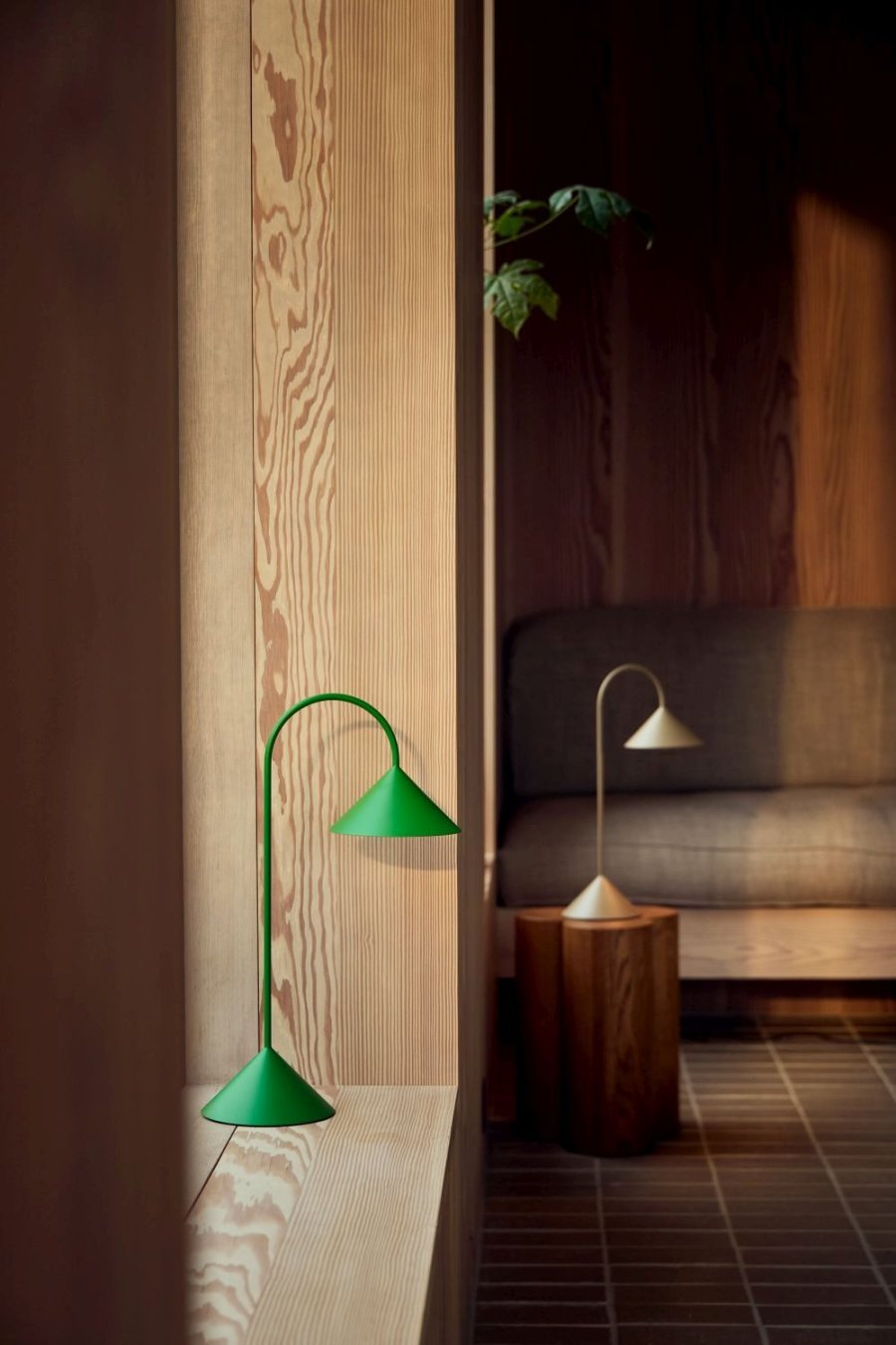 Frandsen Grasp Tr�dl�s Bordlampe LED H47 cm, Shamrock Green
