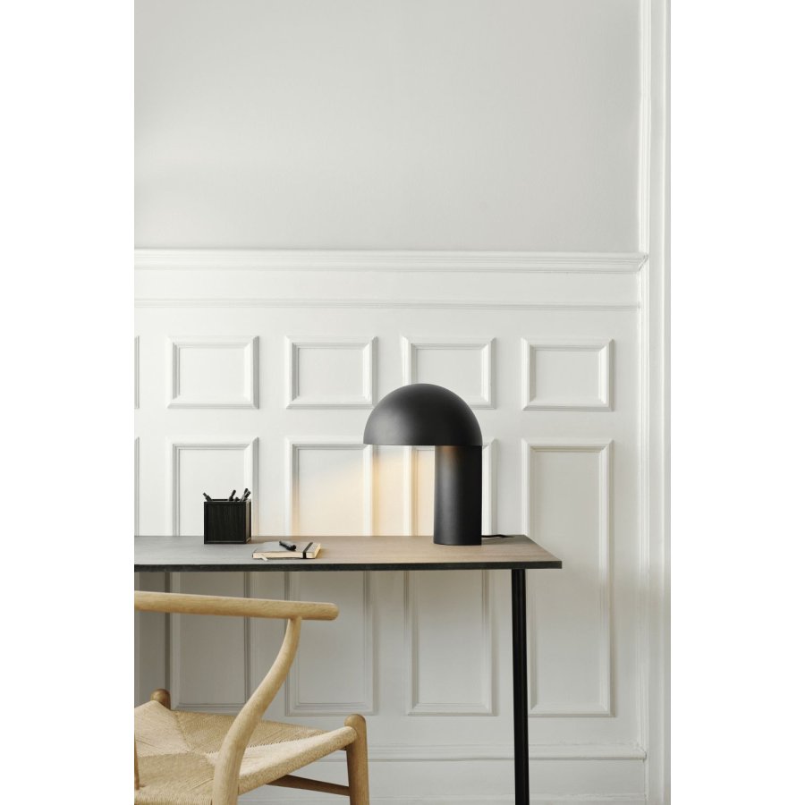 GEJST Leery Tischlampe H40 cm, Schwarz