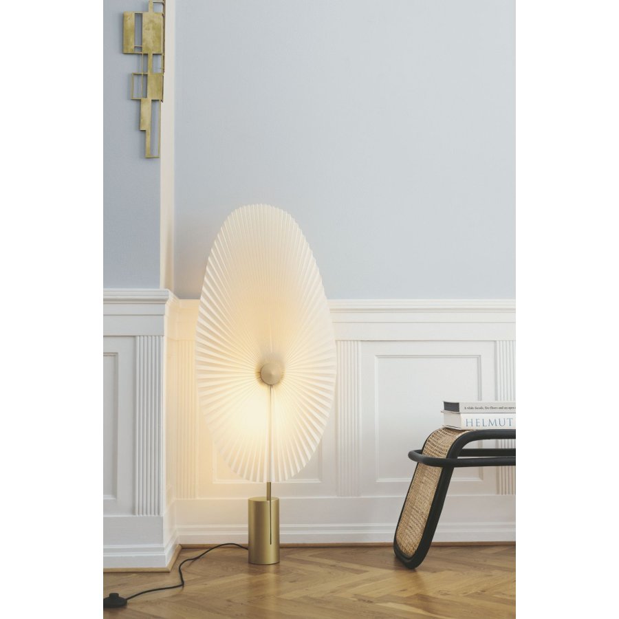 GEJST Liris Stehlampe H118 cm, Messing