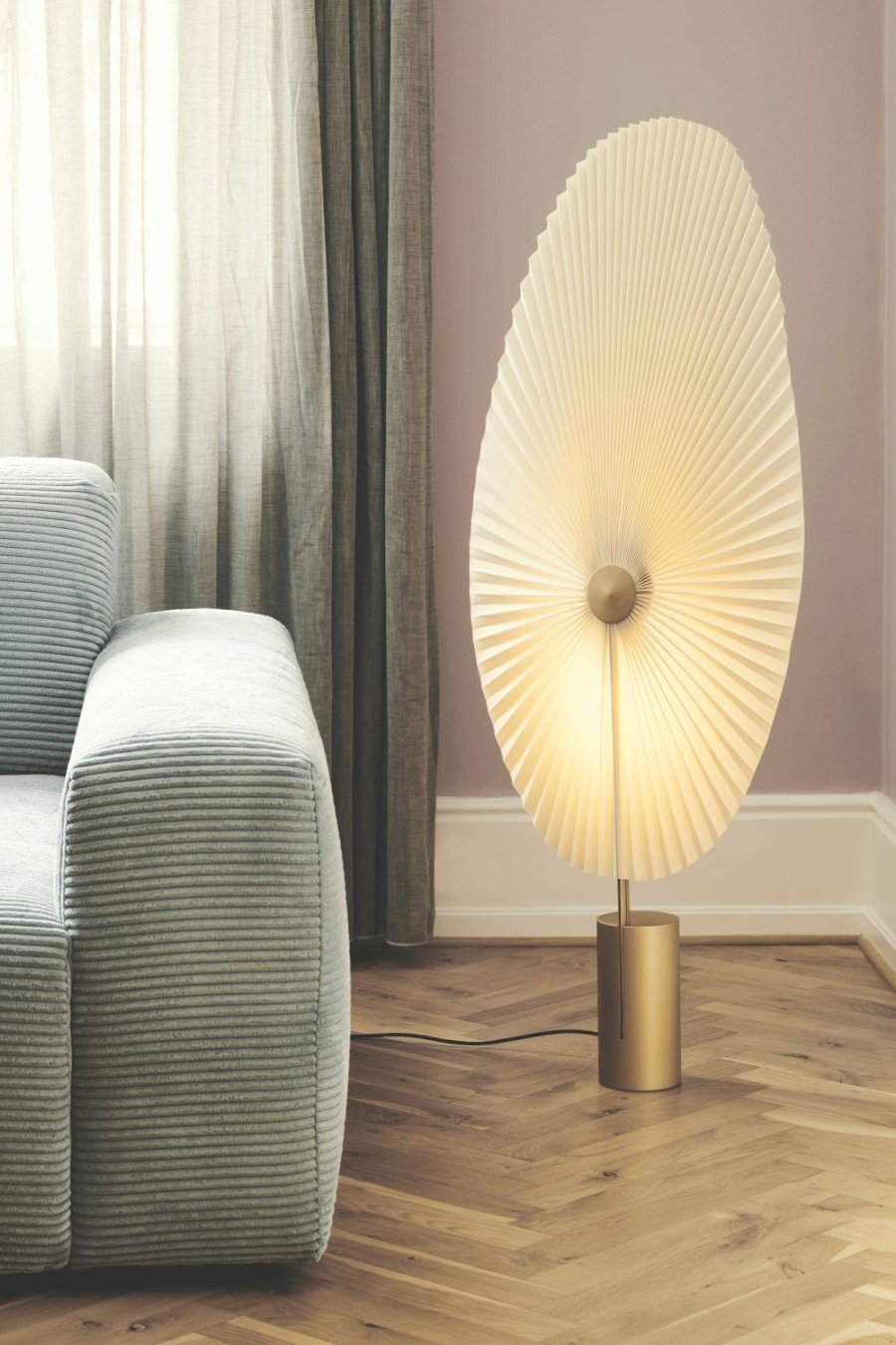 GEJST Liris Stehlampe H118 cm, Messing