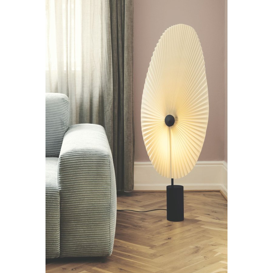 GEJST Liris Stehlampe H118 cm, Schwarz