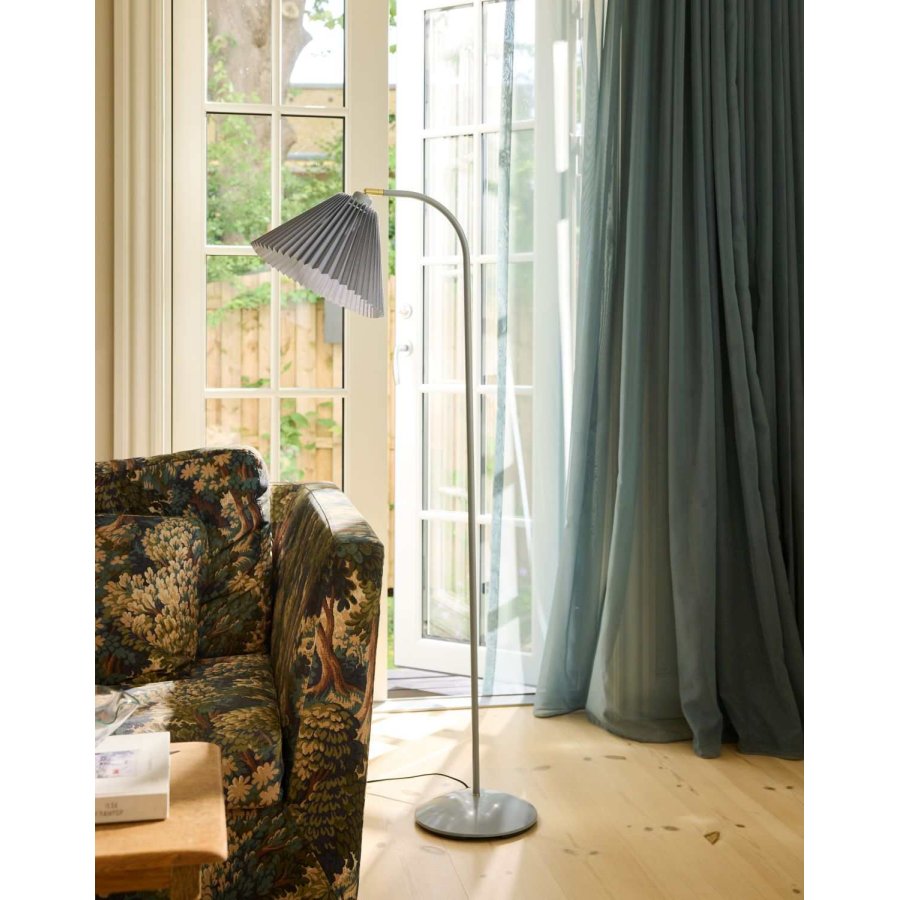 Halo Design Medina Stehlampe H134,5 cm, Grau