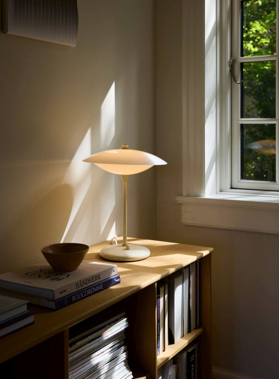 Halo Design Baroni Tischlampe H40 cm, Creme