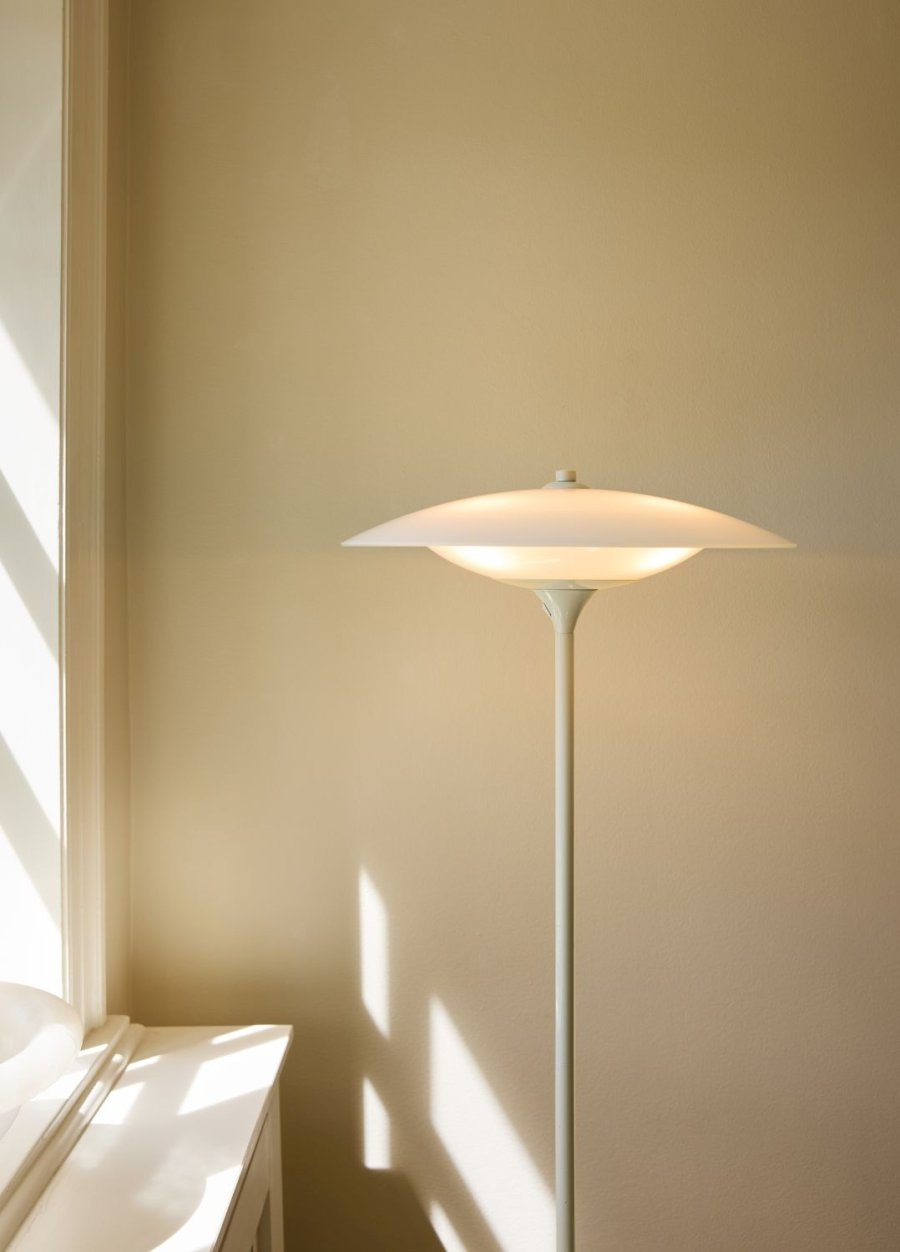 Halo Design Baroni Stehlampe H150 cm, Creme