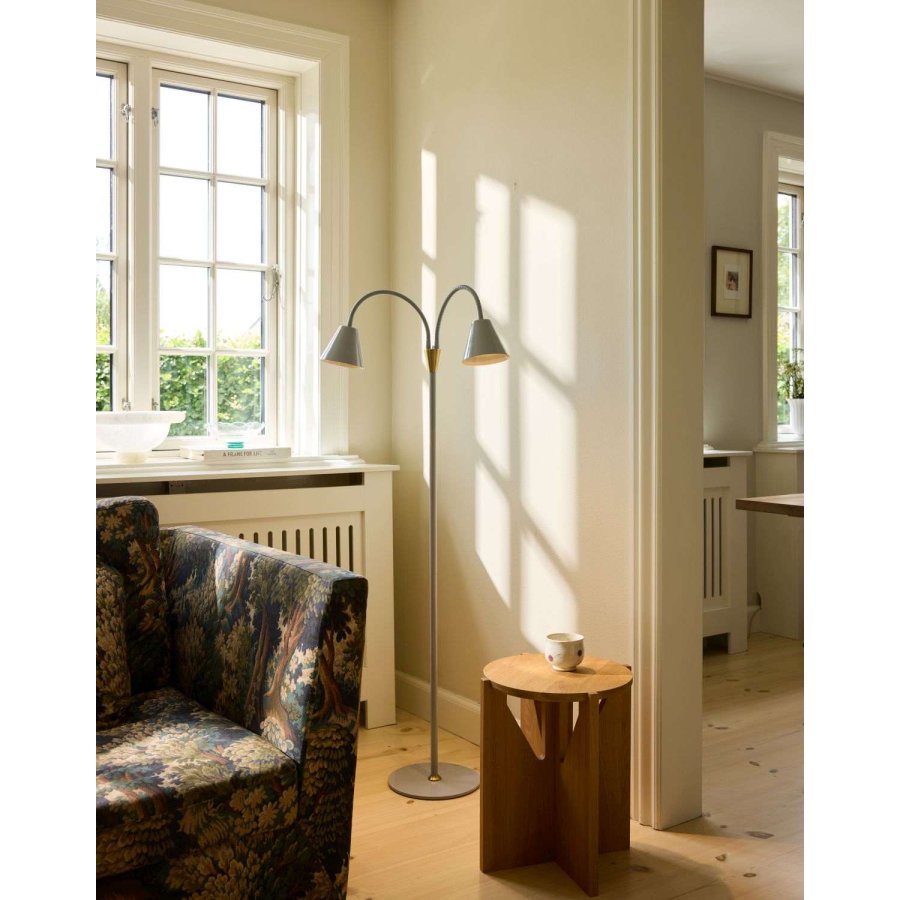 Halo Design Hygge Stehlampe H163 cm, Hellgrau