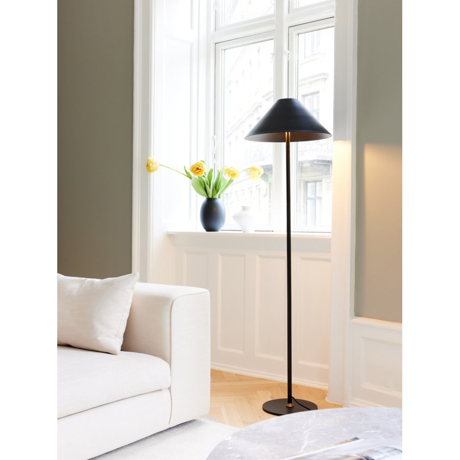 Halo Design Hygge Stehlampe H140 cm, Graphit Schwarz