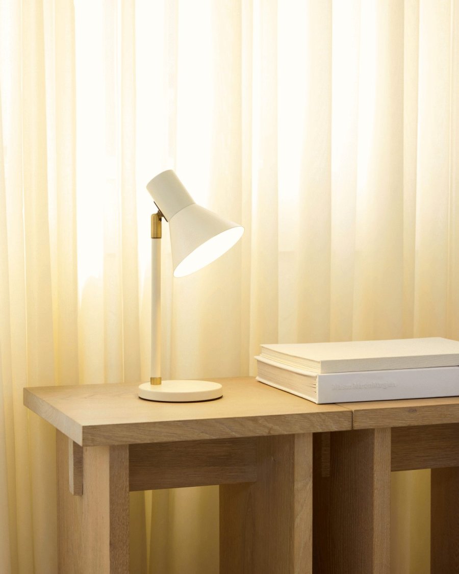 Halo Design Style Tischlampe H33 cm, Creme