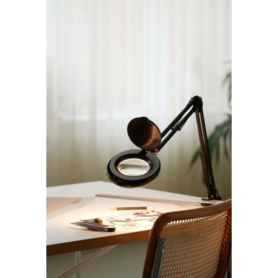 Halo Design Magni Clipslampe LED H50 cm, Sort