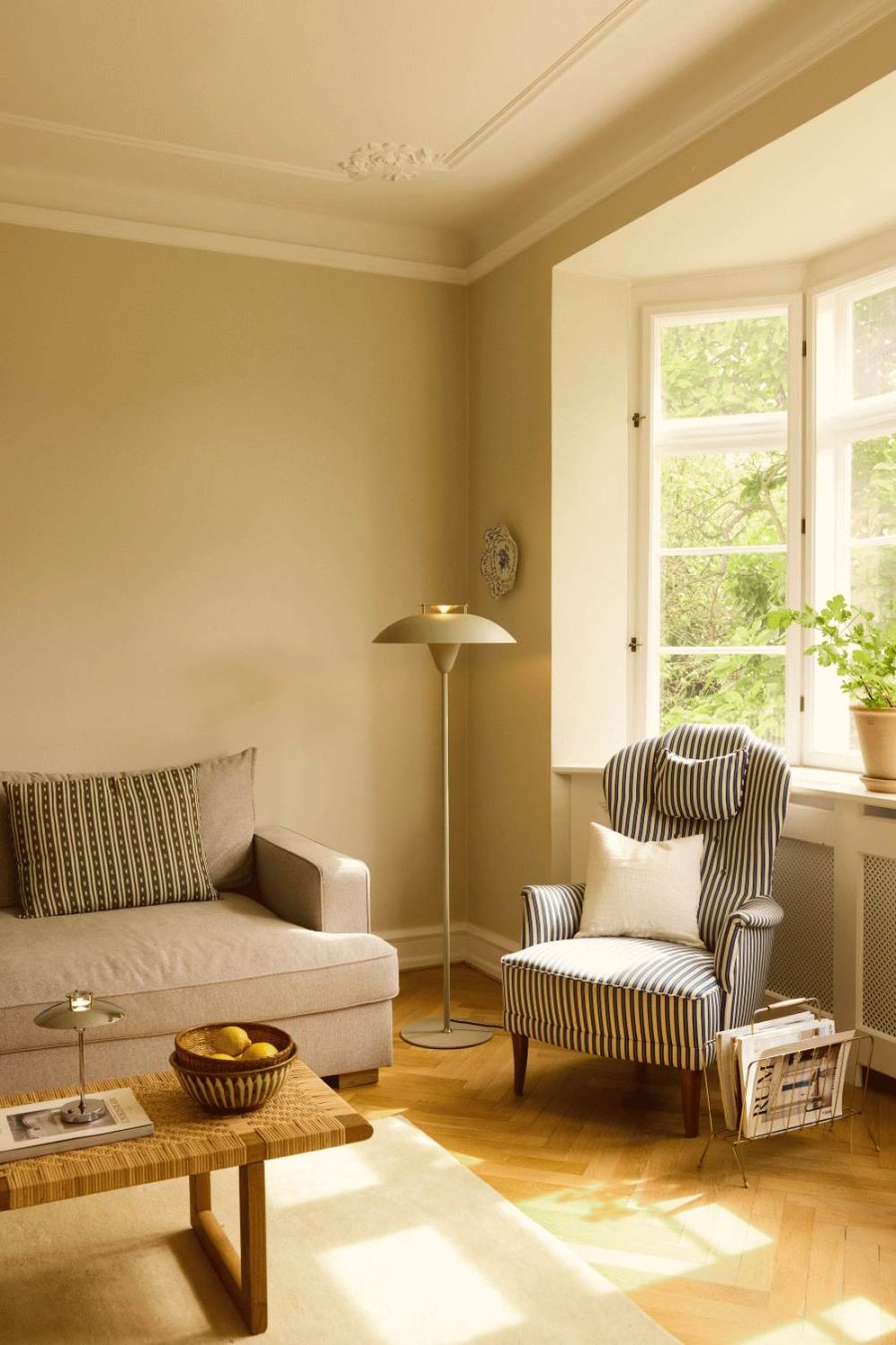 Halo Design Stepp Stehlampe H140 cm, Creme