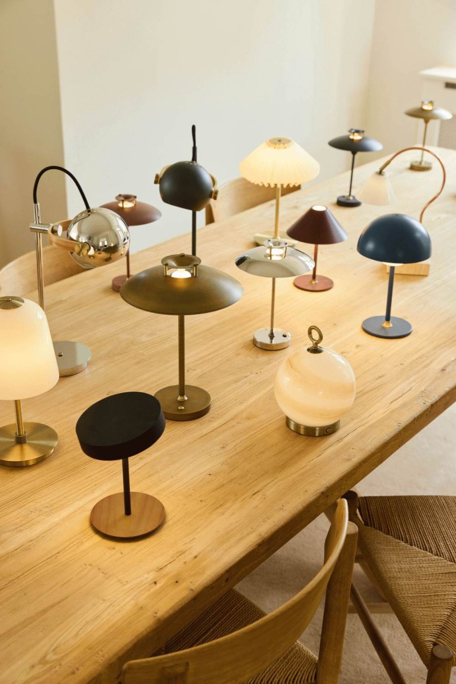 Halo Design DC Kabellose Tischlampe LED H35 cm, Chrome