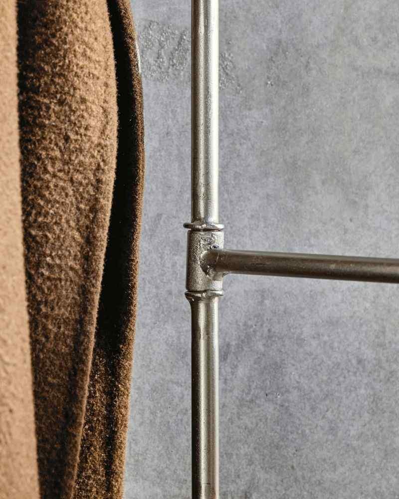 House Doctor Flex Wandgarderobe 70,5 cm, Silberfinish