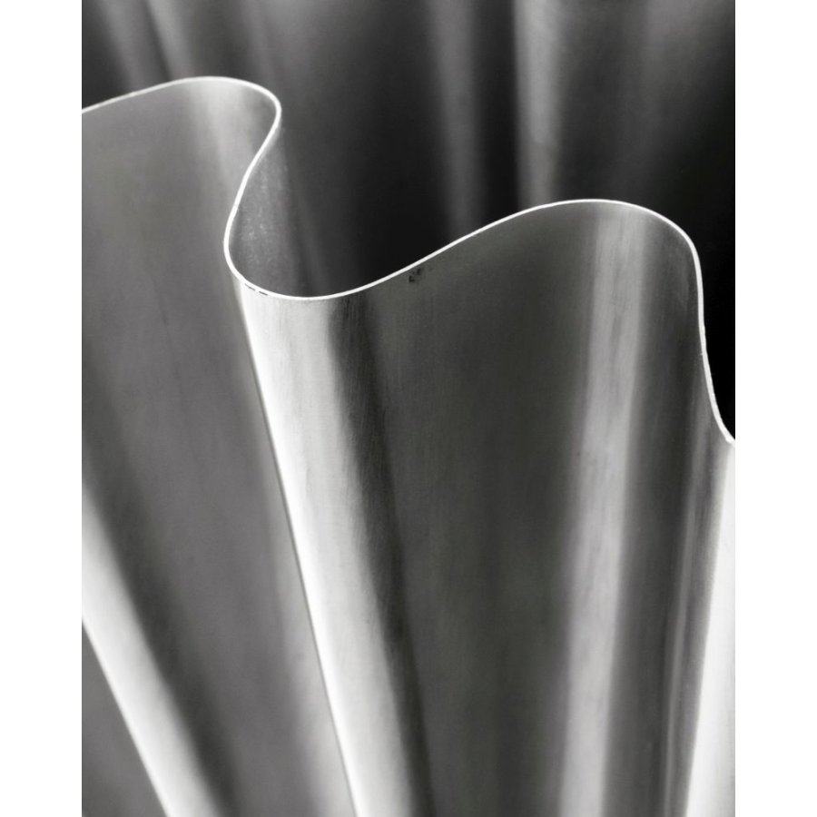 House Doctor Flood Vase H30 cm, Gebürstetes Silberfinish